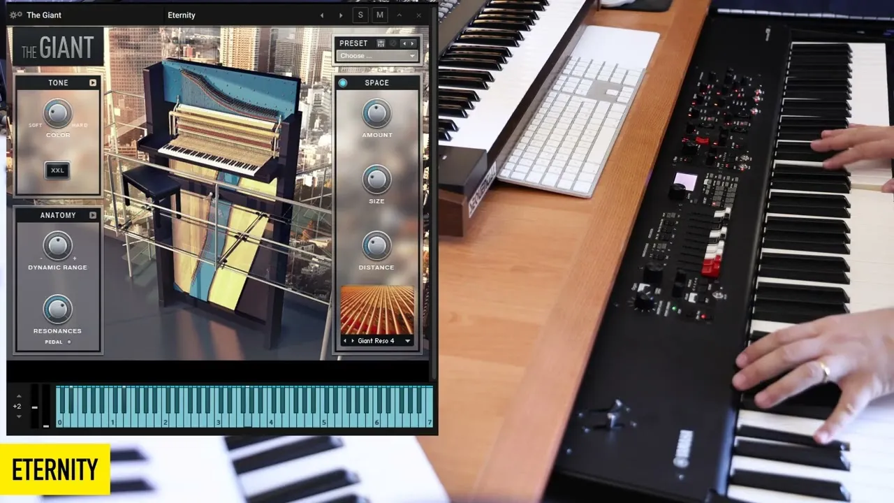 Native Instruments THE GIANT: il pianoforte verticale che diventa uno strumento cinematografico